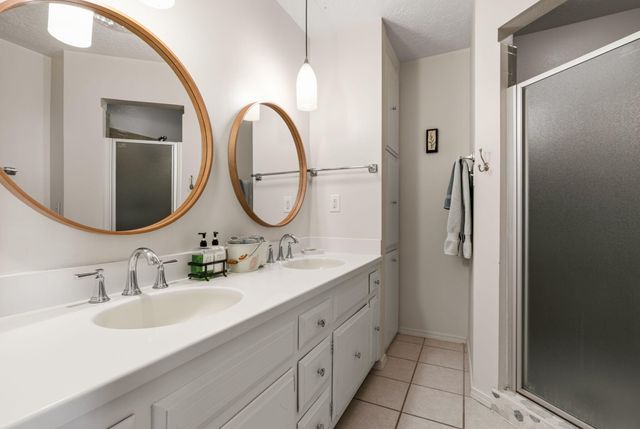 7601 Vista Del Arroyo Avenue NE, Albuquerque, NM 87109