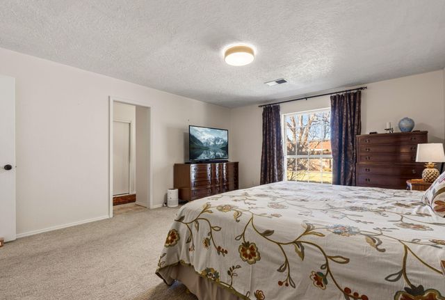 7601 Vista Del Arroyo Avenue NE, Albuquerque, NM 87109