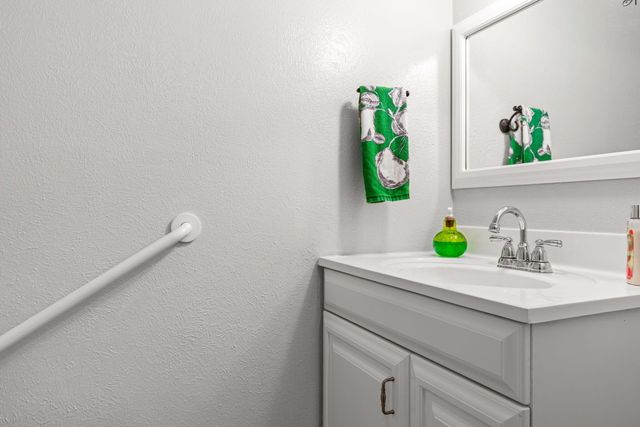 7601 Vista Del Arroyo Avenue NE, Albuquerque, NM 87109