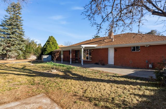 7601 Vista Del Arroyo Avenue NE, Albuquerque, NM 87109