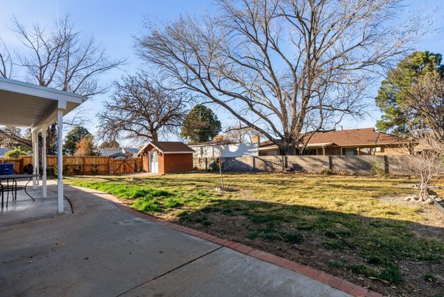 7601 Vista Del Arroyo Avenue NE, Albuquerque, NM 87109