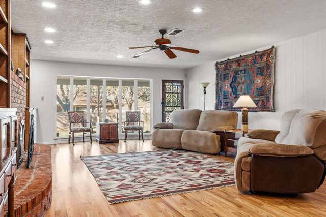 7601 Vista Del Arroyo Avenue NE, Albuquerque, NM 87109