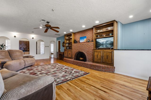 7601 Vista Del Arroyo Avenue NE, Albuquerque, NM 87109