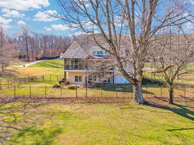 1671 Golf Ln, Livingston, TN 38570