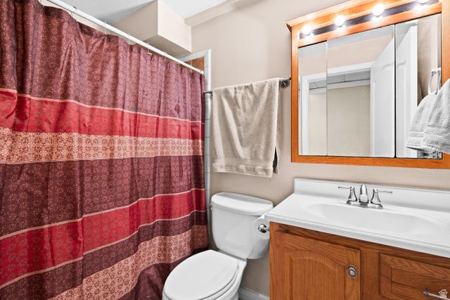 7106 S ANGELSEA DR, West Jordan, UT 84084