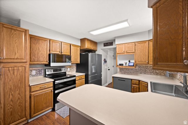 7106 S ANGELSEA DR, West Jordan, UT 84084