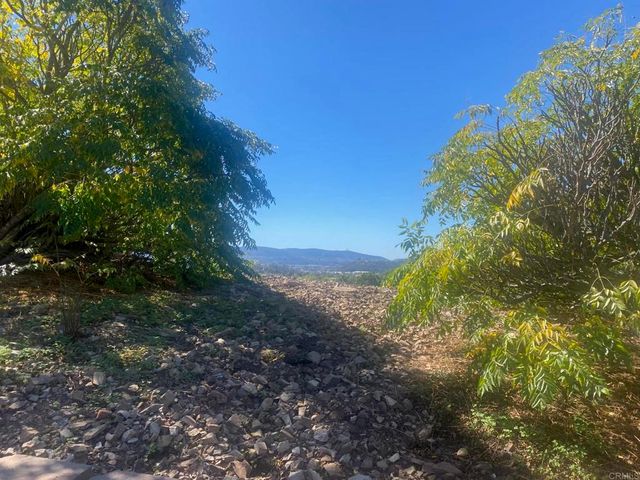 1320 Richland Rd, San Marcos, CA 92069