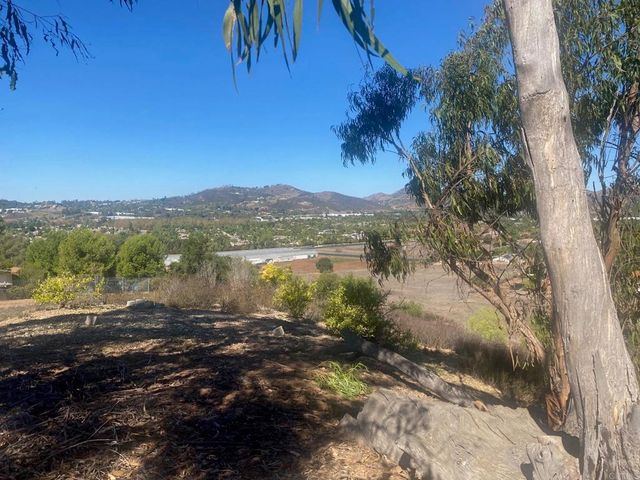1320 Richland Rd, San Marcos, CA 92069