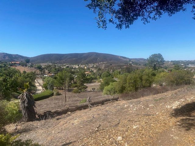 1320 Richland Rd, San Marcos, CA 92069