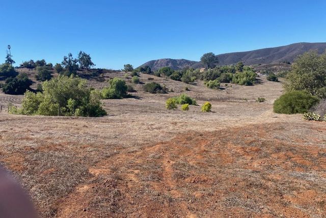 1320 Richland Rd, San Marcos, CA 92069