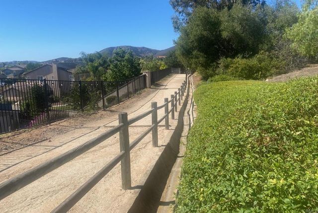 1320 Richland Rd, San Marcos, CA 92069