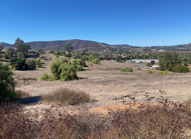 1320 Richland Rd, San Marcos, CA 92069