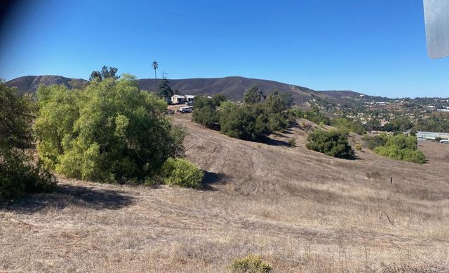 1320 Richland Rd, San Marcos, CA 92069