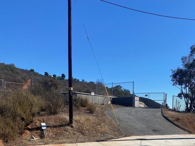1320 Richland Rd, San Marcos, CA 92069