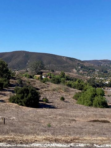 1320 Richland Rd, San Marcos, CA 92069