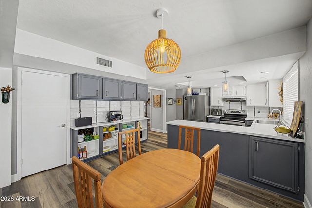 1132 E Village Cir Drive N, Phoenix, AZ 85022