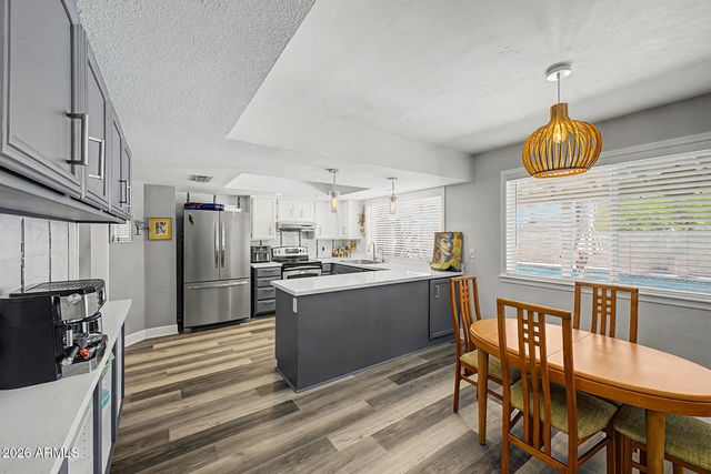 1132 E Village Cir Drive N, Phoenix, AZ 85022