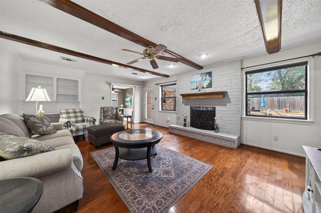 5934 Theall Road, Houston, TX 77066