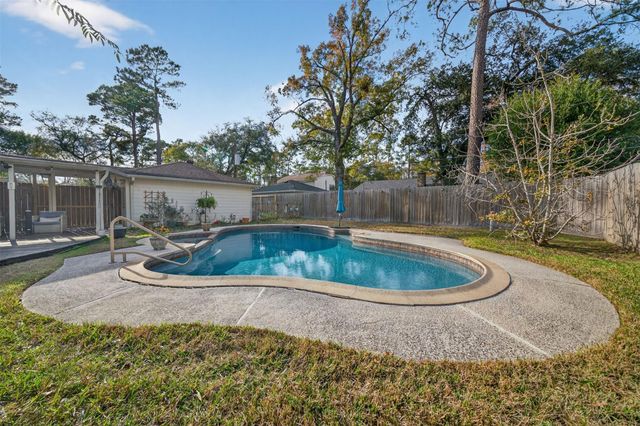 5934 Theall Road, Houston, TX 77066