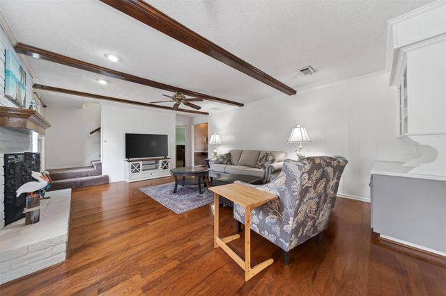 5934 Theall Road, Houston, TX 77066