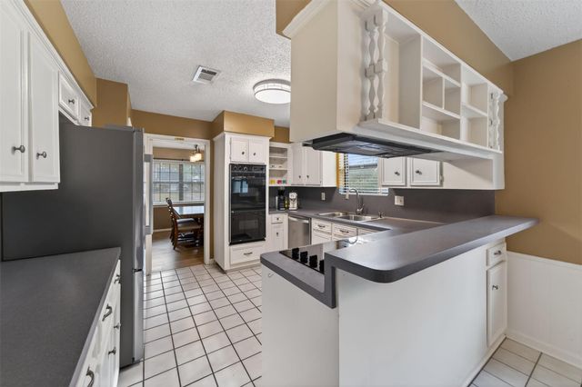 5934 Theall Road, Houston, TX 77066