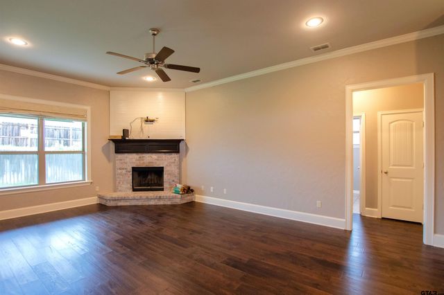 222 Bois D Arc Dr, Bullard, TX 75757