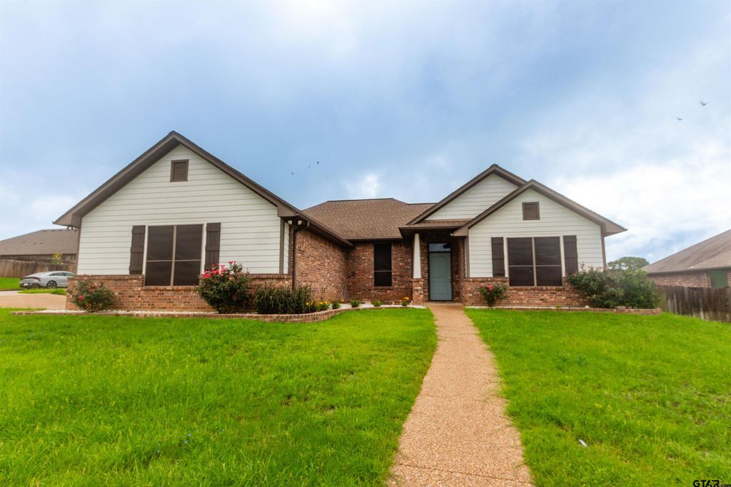 222 Bois D Arc Dr, Bullard, TX 75757