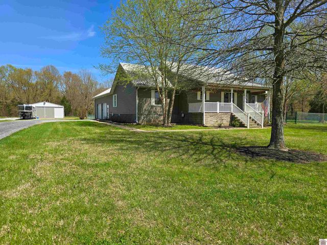 1775 S Wadesboro Road, Benton, KY 42025