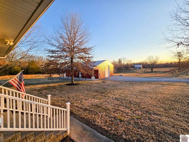 1775 S Wadesboro Road, Benton, KY 42025