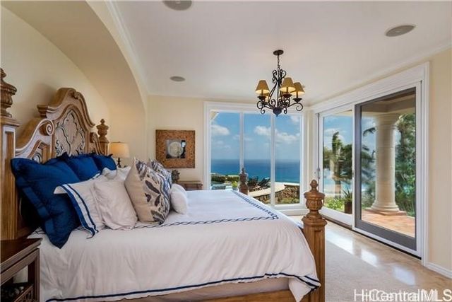 525 Moaniala Street, Honolulu, HI 96821