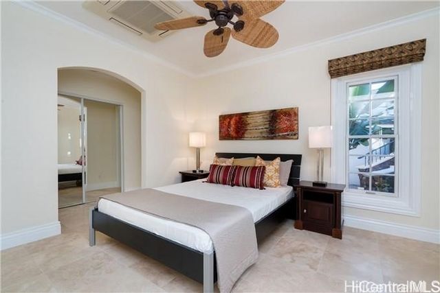 525 Moaniala Street, Honolulu, HI 96821