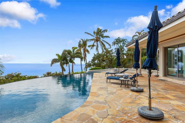 525 Moaniala Street, Honolulu, HI 96821