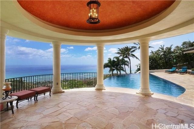 525 Moaniala Street, Honolulu, HI 96821