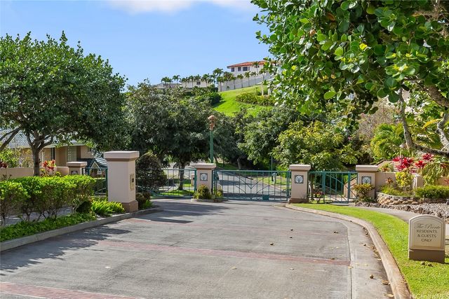 525 Moaniala Street, Honolulu, HI 96821