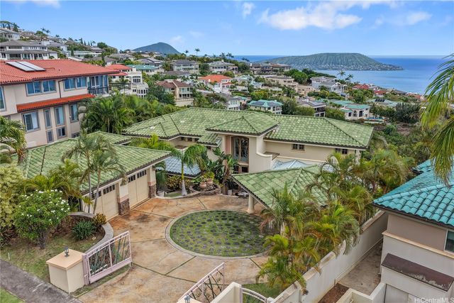 525 Moaniala Street, Honolulu, HI 96821