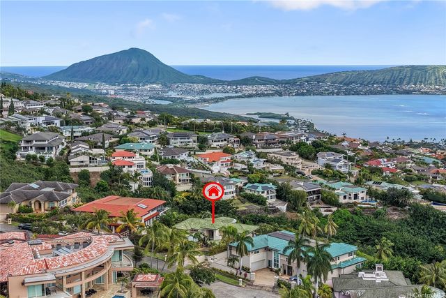 525 Moaniala Street, Honolulu, HI 96821