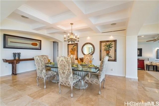 525 Moaniala Street, Honolulu, HI 96821