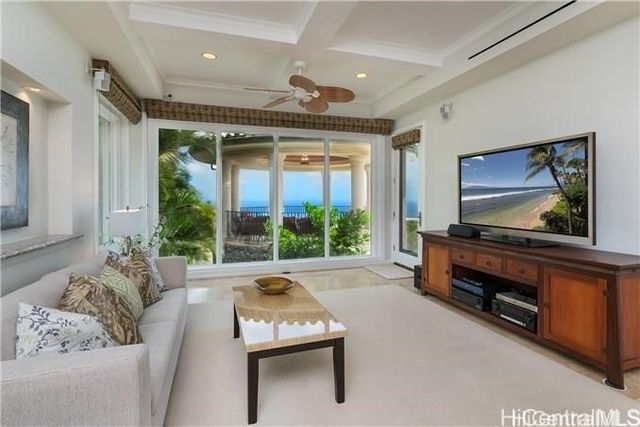 525 Moaniala Street, Honolulu, HI 96821