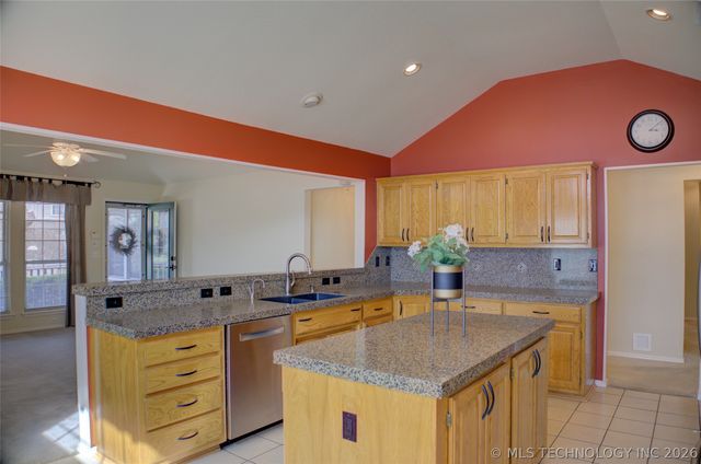 4308 W Detroit Street, Broken Arrow, OK 74012