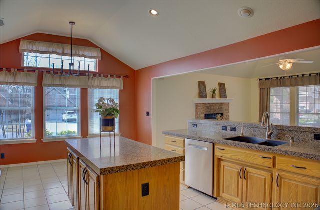 4308 W Detroit Street, Broken Arrow, OK 74012