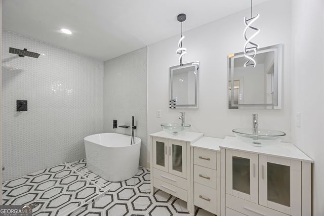 6486 Aquila Drive, Morrow, GA 30260