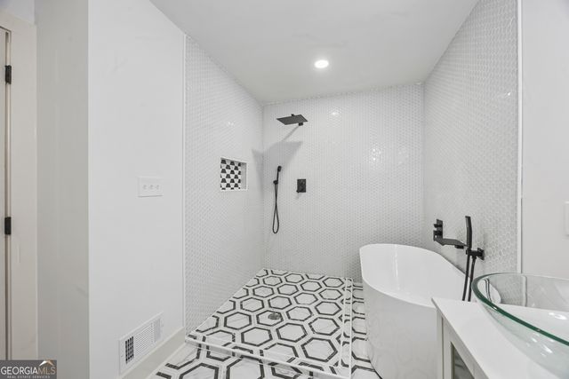 6486 Aquila Drive, Morrow, GA 30260