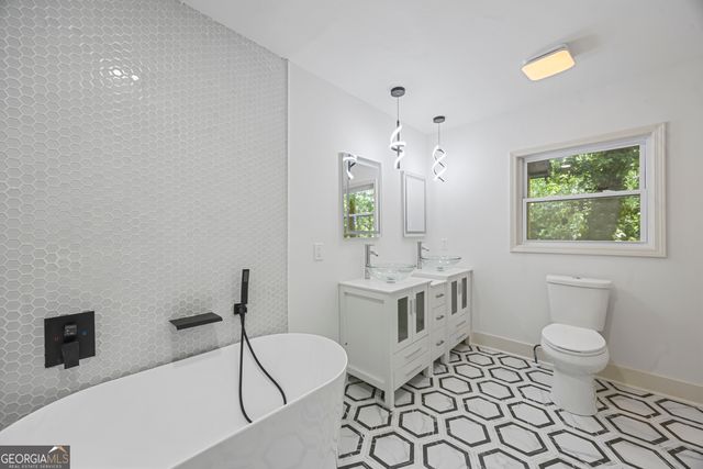 6486 Aquila Drive, Morrow, GA 30260