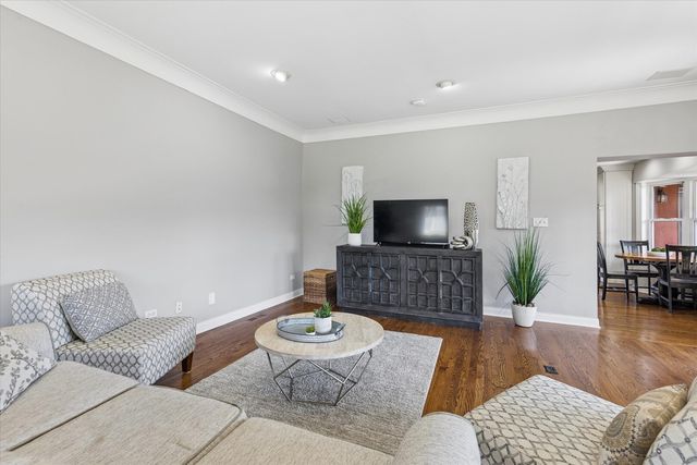 454 S YALE Avenue, Villa Park, IL 60181