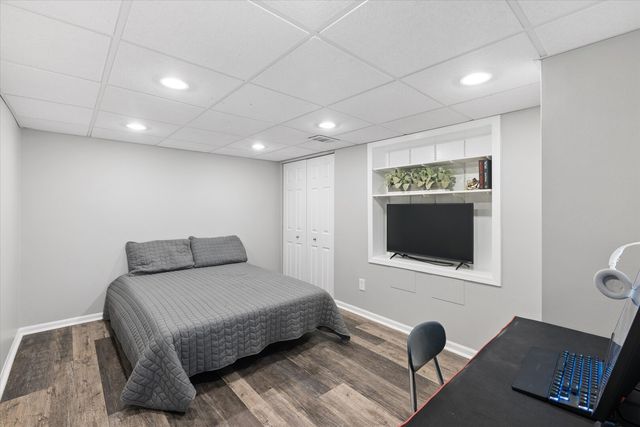 454 S YALE Avenue, Villa Park, IL 60181