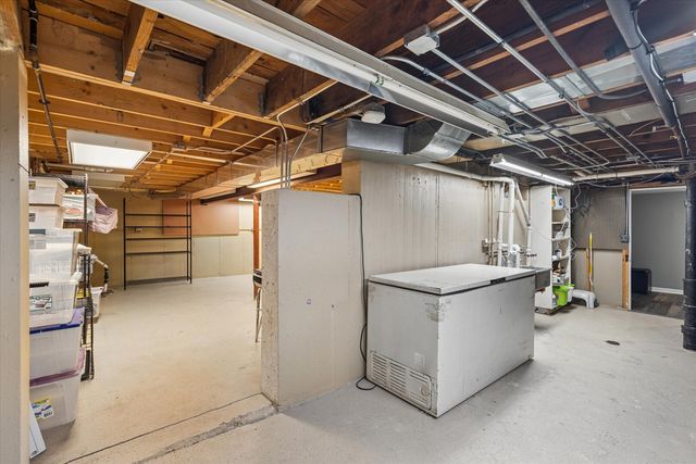 454 S YALE Avenue, Villa Park, IL 60181