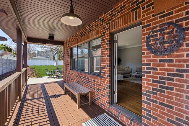 454 S YALE Avenue, Villa Park, IL 60181