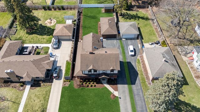 454 S YALE Avenue, Villa Park, IL 60181