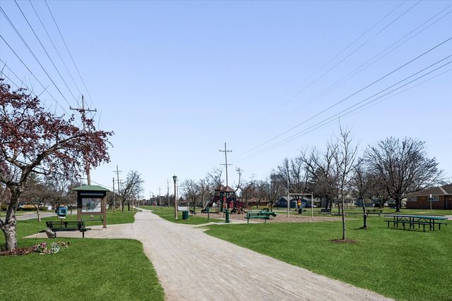 454 S YALE Avenue, Villa Park, IL 60181