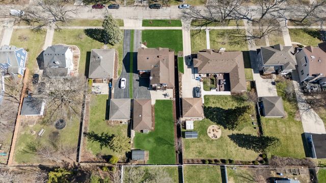 454 S YALE Avenue, Villa Park, IL 60181